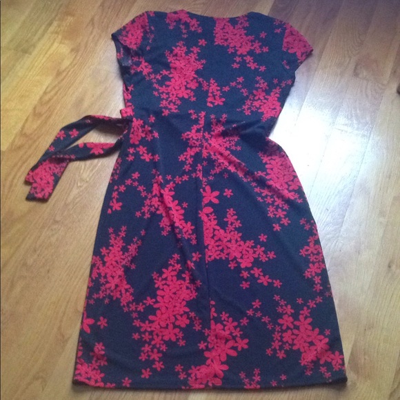 Red Floral Design Dress - Picture 6 of 6